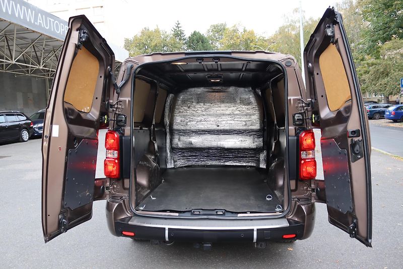 Opel Vivaro (2020) 2.0 BlueHDi/CDTi 130 kW - fotka 40 z 57