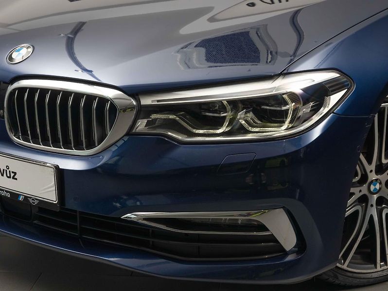 BMW Řada 5 540d xDrive Touring - fotka 7 z 21