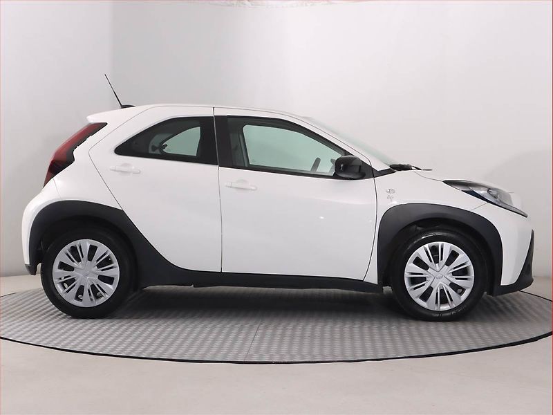 Toyota Aygo (2023) Executive 1.0, Automat - fotka 6 z 18