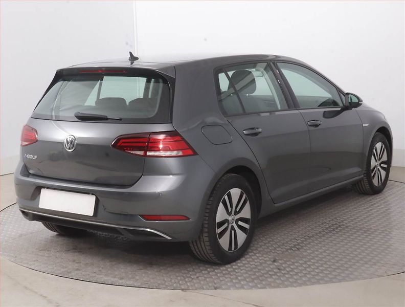 Volkswagen Golf (2018) 32 kWh - 37 Ah, SoH 84% - fotka 5 z 18