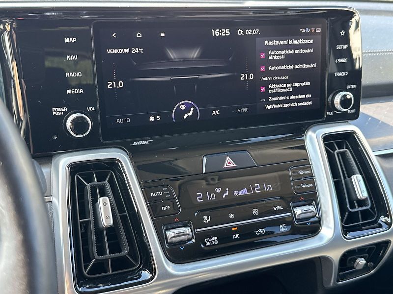Kia Sorento (2021) 1.6 T-GDi PHEV 4x4 Automat 7mí - fotka 23 z 35