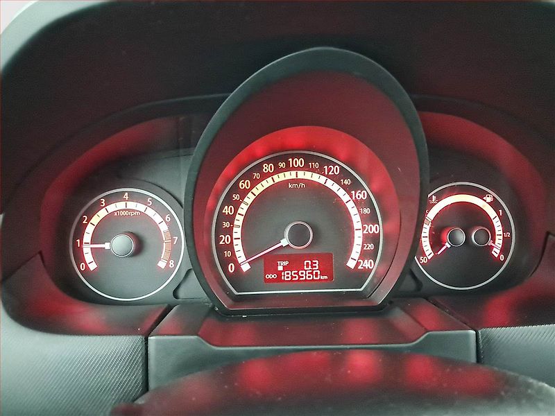 Kia Ceed (2011) 1.6 CVVT, po STK, jezdí dobře - fotka 11 z 19