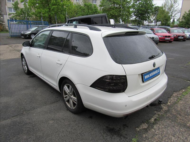 Volkswagen Golf 1,2 TSI 77kW Variant BlueMotio - fotka 4 z 29
