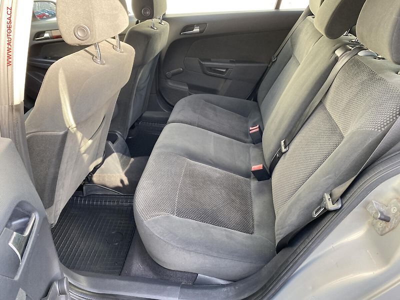 Opel Astra (2005) 1.6i, ČR, AC, tažné - fotka 10 z 14
