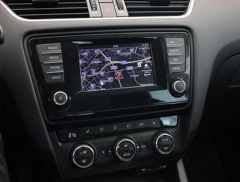 Škoda Octavia (2014) Elegance 2.0 TDI, 4X4 - fotka 9 z 20