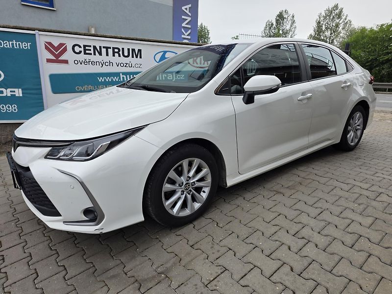 Toyota Corolla 1.8-HYBRID-AUT-1.MAJITEL-DPH - fotka 5 z 12