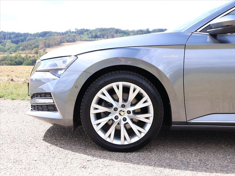 Škoda Superb 2,0 TDI DSG CZ L&K 1.Maj DPH - fotka 22 z 29