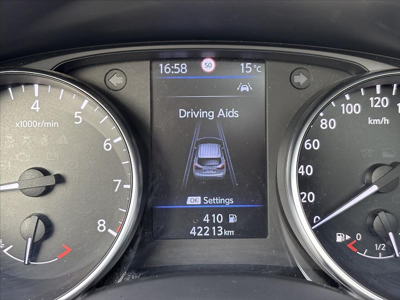 Nissan Qashqai 1,3 DIG-T Tekna PANORAMA TAŽNÉ - fotka 43 z 49