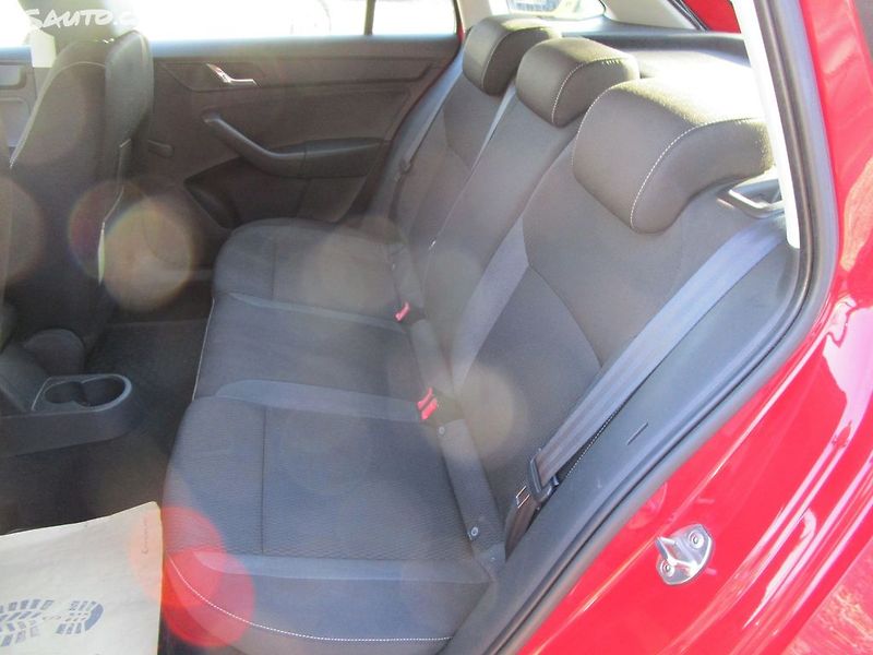 Škoda Rapid 1,2TSI-63KW-NOVÉ KOTOUČE+PRUŽ - fotka 10 z 19