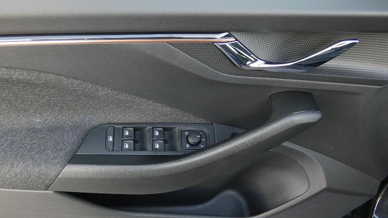 Škoda Scala 1.0 TSI Style DSG - fotka 9 z 22