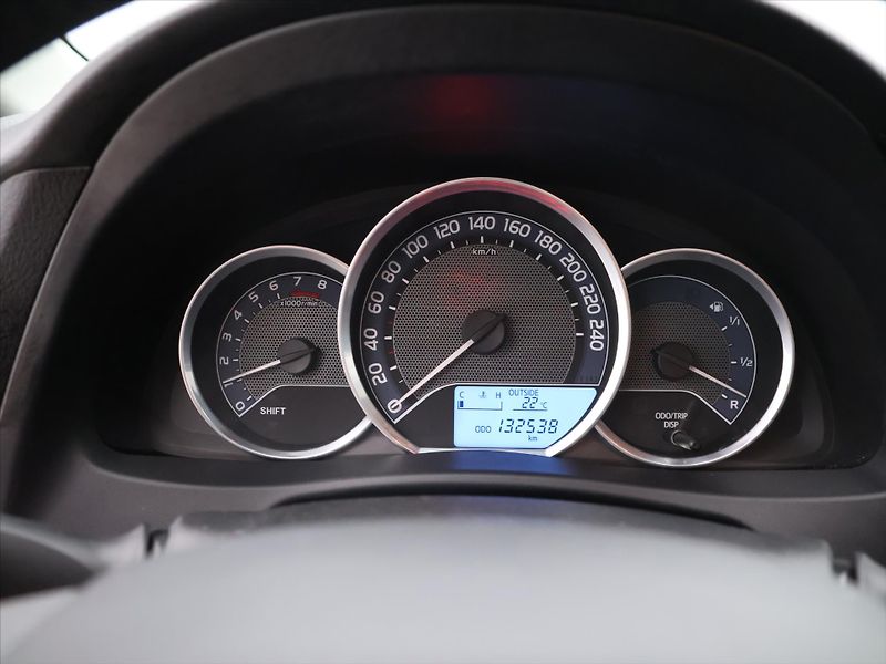 Toyota Auris 1,6 i 97kW Serv. Kniha - fotka 13 z 25