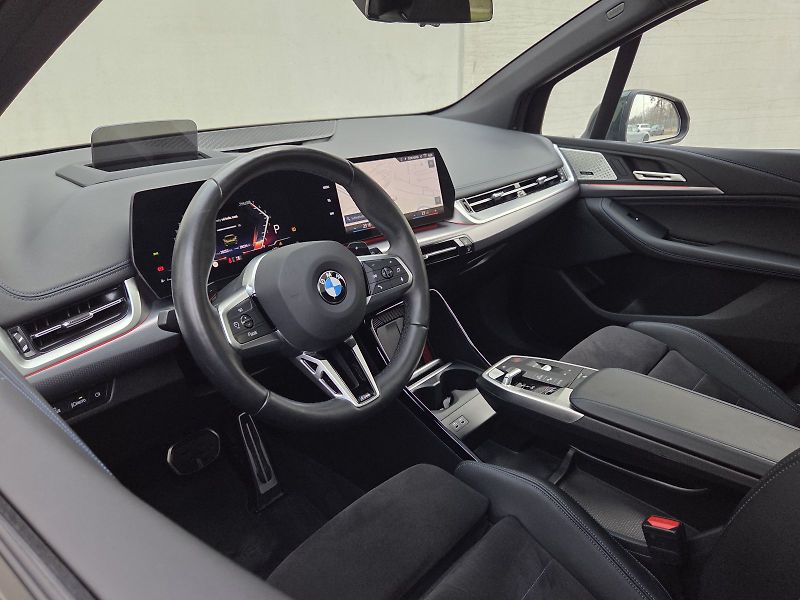 BMW Řada 2 (2024) 218i Active Tourer M Sport - fotka 13 z 16