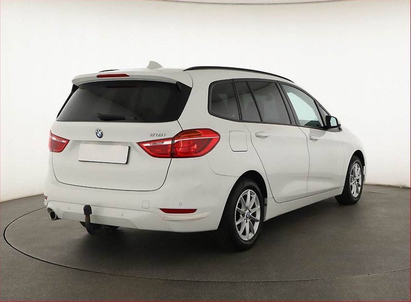 BMW Řada 2 (2018) 218i Gran Tourer, Automat - fotka 5 z 20