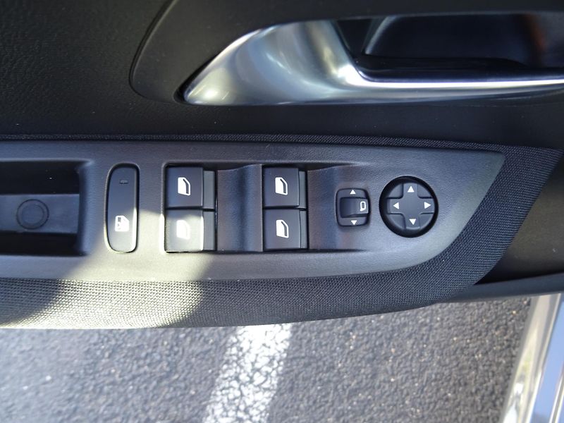Peugeot 208 (2024) ACTIVE PureTech 100k S&S MAN6 - fotka 17 z 38