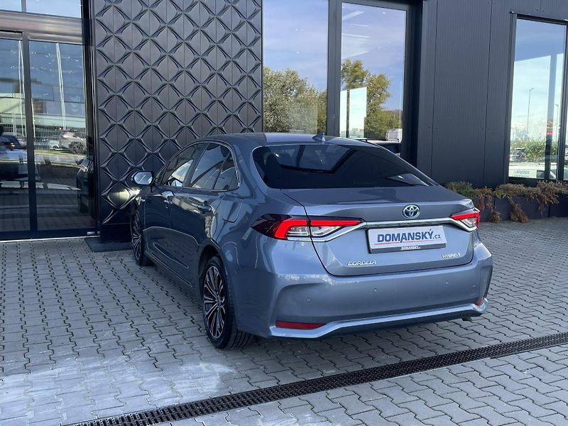 Toyota Corolla COM. STYLE TECH 1.8 Hyb. 90 kW - fotka 8 z 28