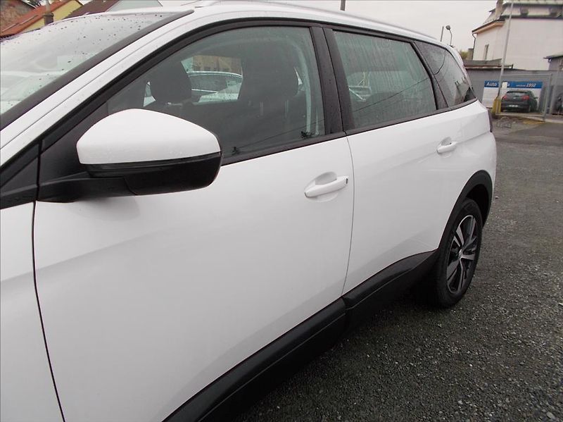 Peugeot 5008 ACTIVE 1.6 BlueHDi 120 7-míst - fotka 35 z 46