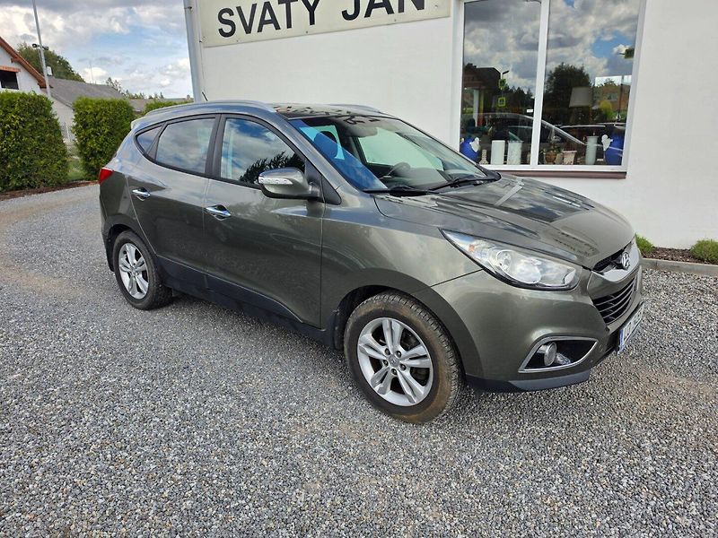 Hyundai ix35 (2012) 2.0 CRDi 4WD - fotka 3 z 34