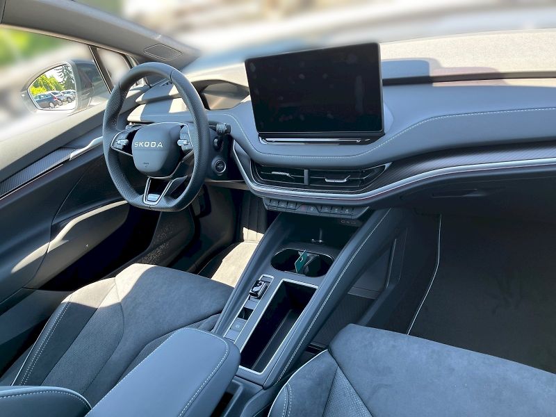 Škoda Enyaq (2026) SPORTLINE 210 KW / 82 KWH 2X4 - fotka 23 z 34