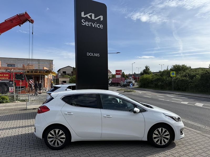 Kia Ceed (2018) TOP 1.6 GDI 99KW - fotka 2 z 15