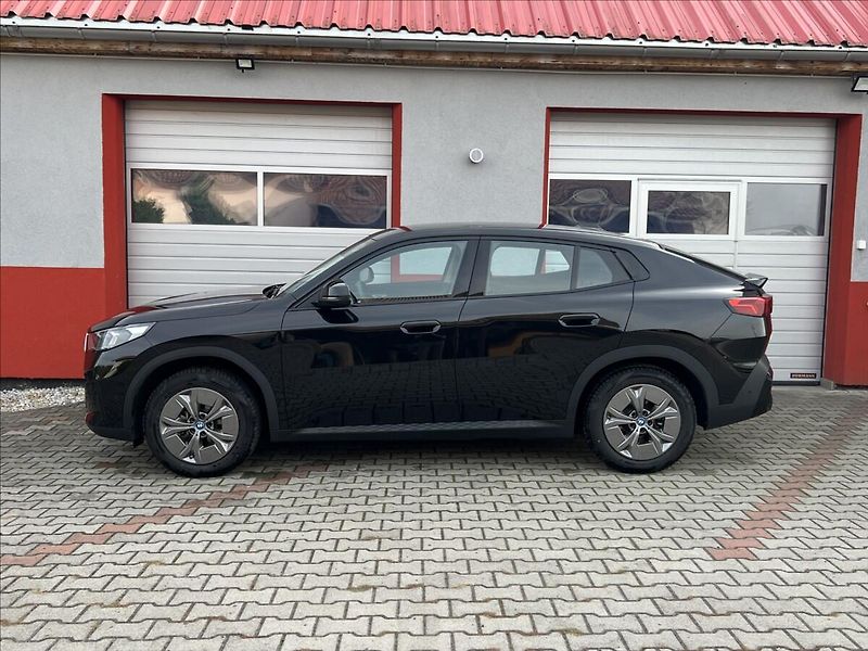 BMW iX2 0,0 eDrive20  Záruka 150kW - fotka 3 z 39