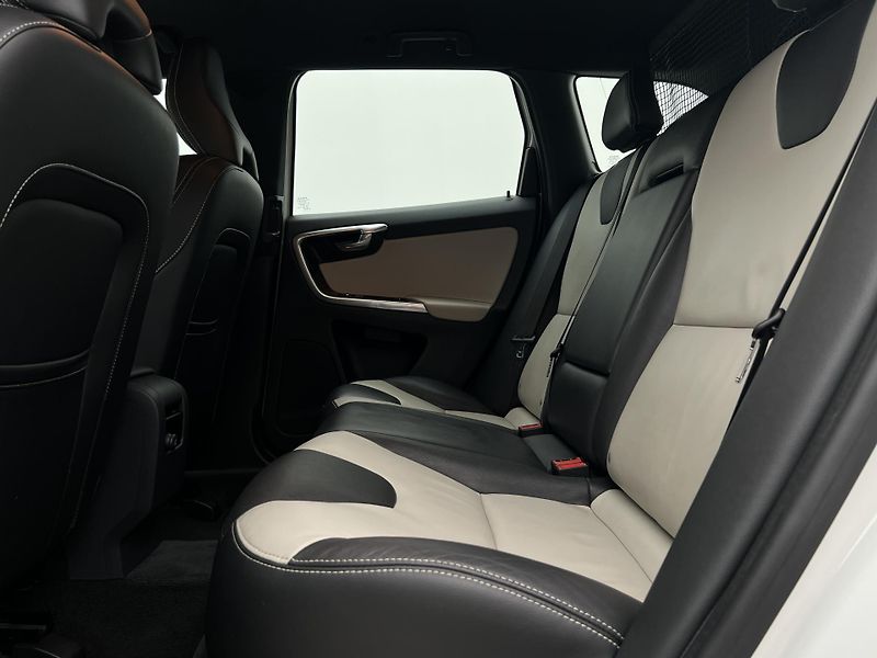 Volvo XC60 D5 AWD POLESTAR SUMMUM AUT  - fotka 18 z 38