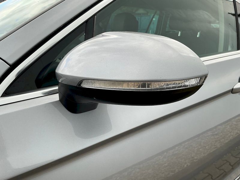 Volkswagen Passat (2021) 2.0 TDI DSG Elegance R-Line - fotka 9 z 22