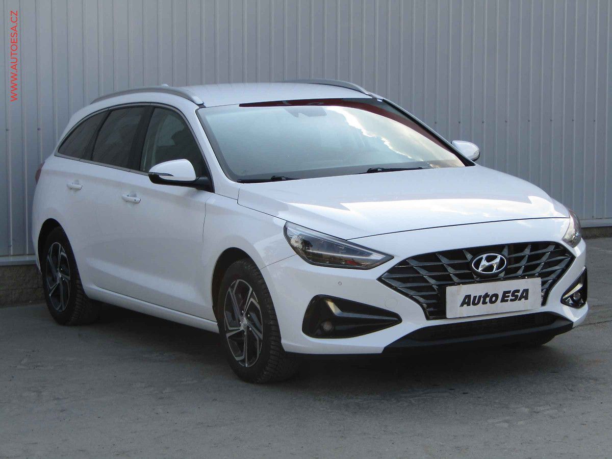 Hyundai i30 1.6 CRDi, 1.maj,ČR, LED