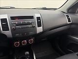 Mitsubishi Outlander 2,2 4WD AUTOMAT VÝHŘEV KAMERA - náhled 15