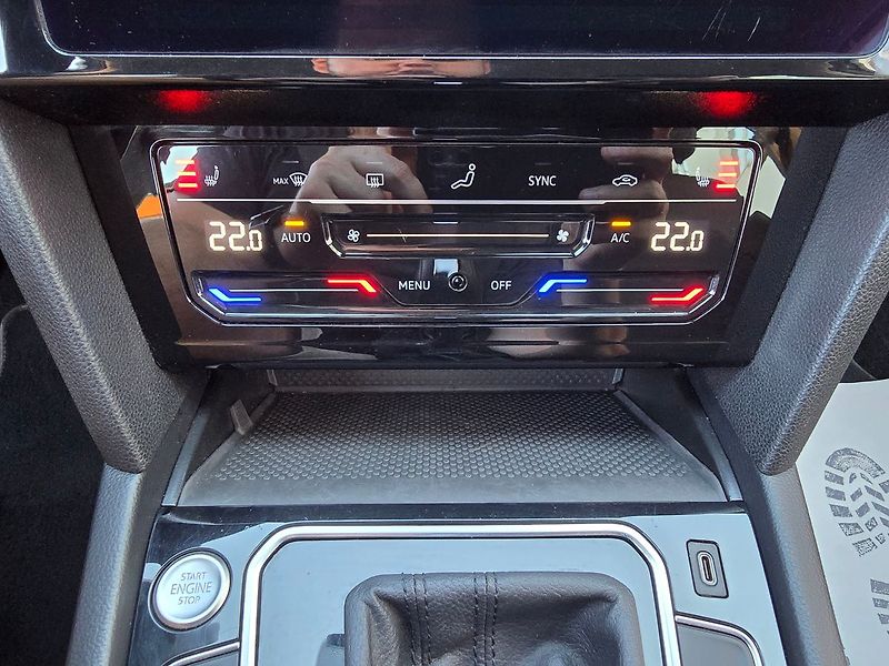 Volkswagen Passat DSG 2,0TDI ELEGANCE NAVI - DPH - fotka 12 z 18