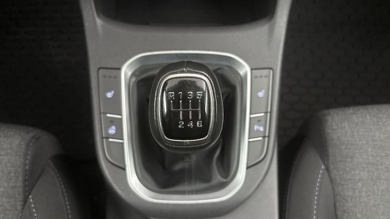 Hyundai i30 1.0 T-GDI Smart Kombi - fotka 23 z 26