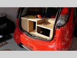 Kuchyňská linka v Peugeotu iOn.