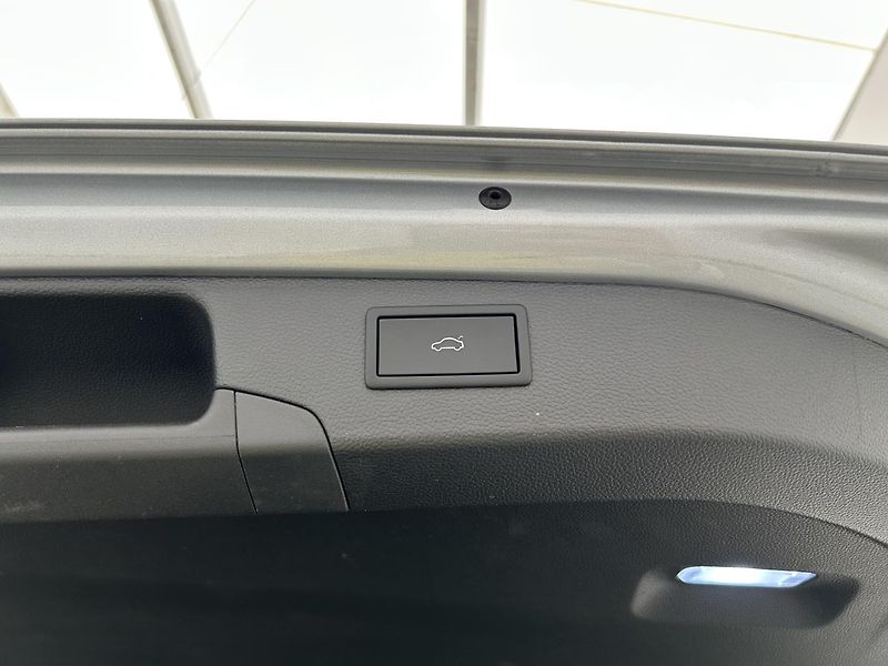 Škoda Superb 2.0 TDI L & K - fotka 30 z 30