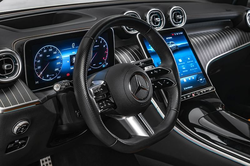 Mercedes-Benz GLC AMG 4M Nappa HuD - fotka 16 z 22