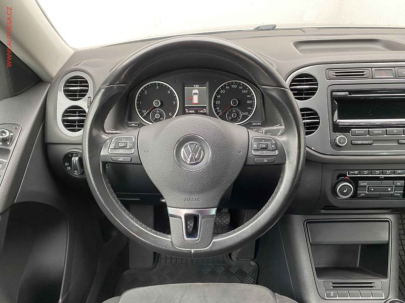 Volkswagen Tiguan (2012) 2.0 TDi 4x4, Sport&Style - fotka 11 z 17