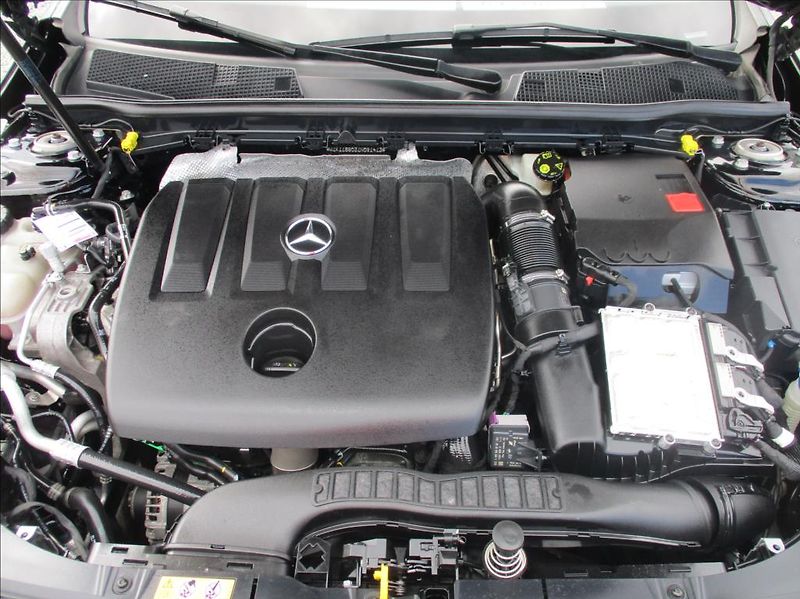 Mercedes-Benz CLA 1,5 180D, digiklima,servis, - fotka 34 z 51