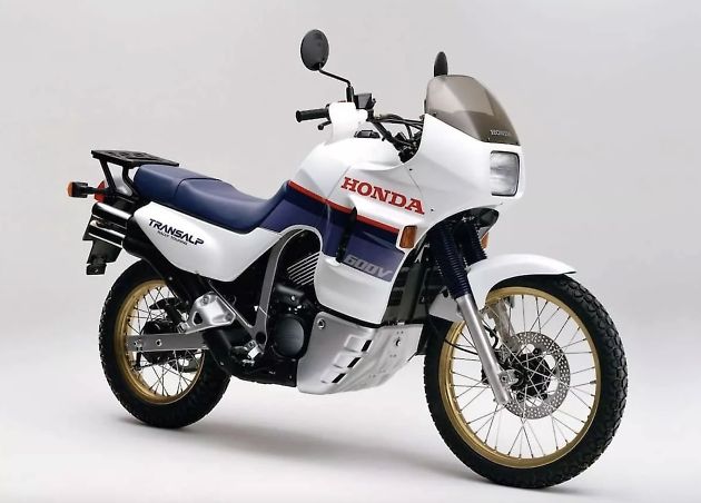 První Honda Transalp se představila roku 1986, kdy na trhu prakticky neměla konkurenci., zdroj: se svolením Honda