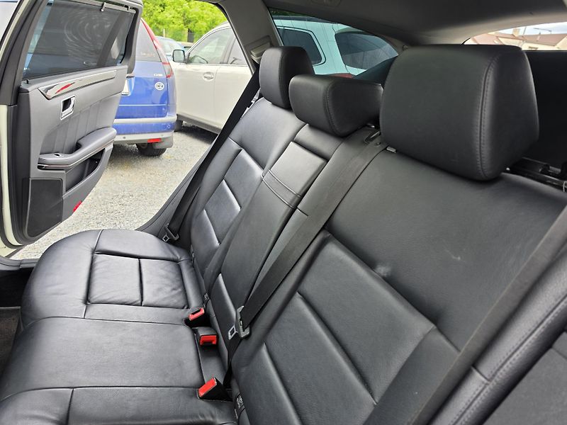 Mercedes-Benz Třídy E 300CDI V6 Avantgarde TZ  - fotka 20 z 30