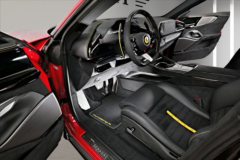 Ferrari Purosangue (2025) CARBON / PANO / MASÁŽ - fotka 12 z 25