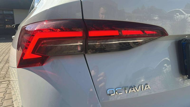 Škoda Octavia Combi Top Selection 1,5TSI 110 - fotka 29 z 30