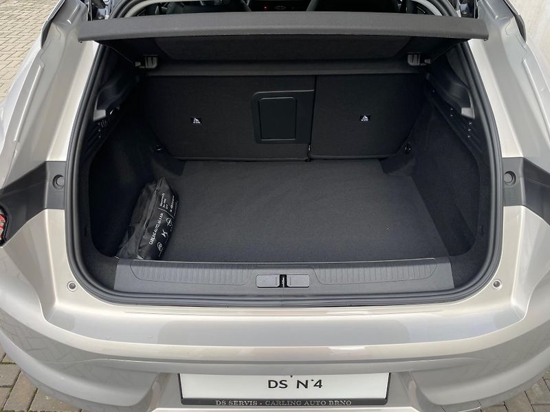 DS Automobiles DS N°4 (2026) ETOILE HYBRID 145 - fotka 30 z 31