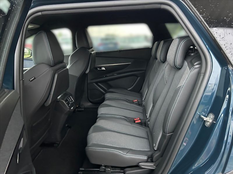 Peugeot 5008 1,2 PT 130 Allure Pack AT - fotka 8 z 11