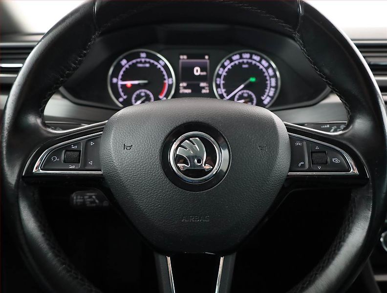 Škoda Superb (2016) 2.0 TDI 4x4, 4X4, Automat - fotka 8 z 16
