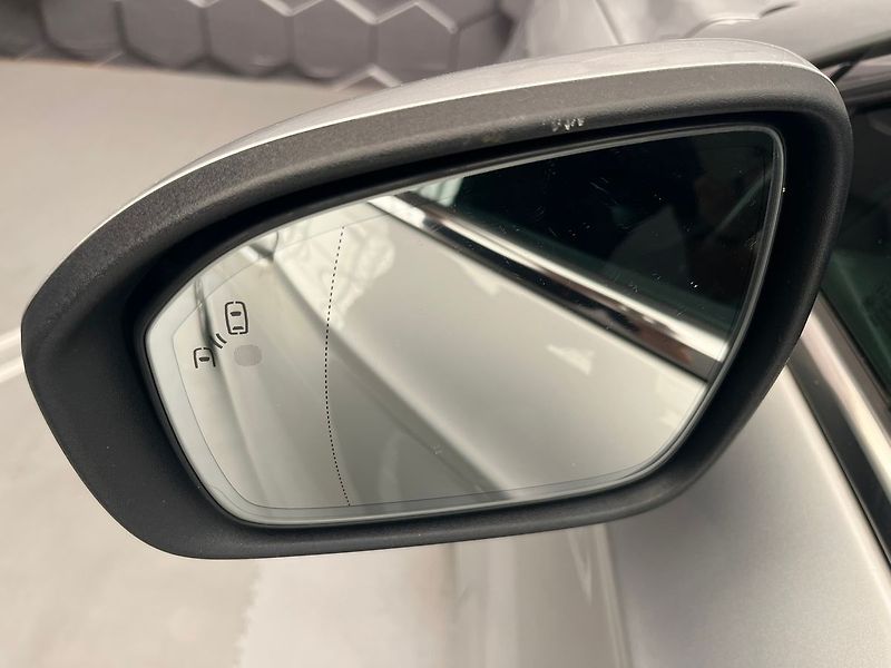 Ford Mondeo 2.0 EB Titanium manuál - fotka 38 z 69