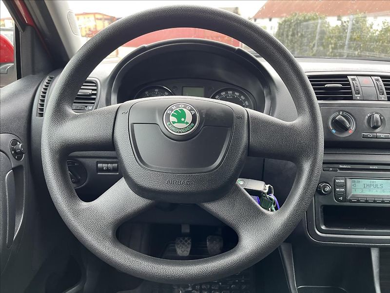 Škoda Fabia 1,2 TSi KLIMA 2x KOLA STK 1/28 - fotka 15 z 32