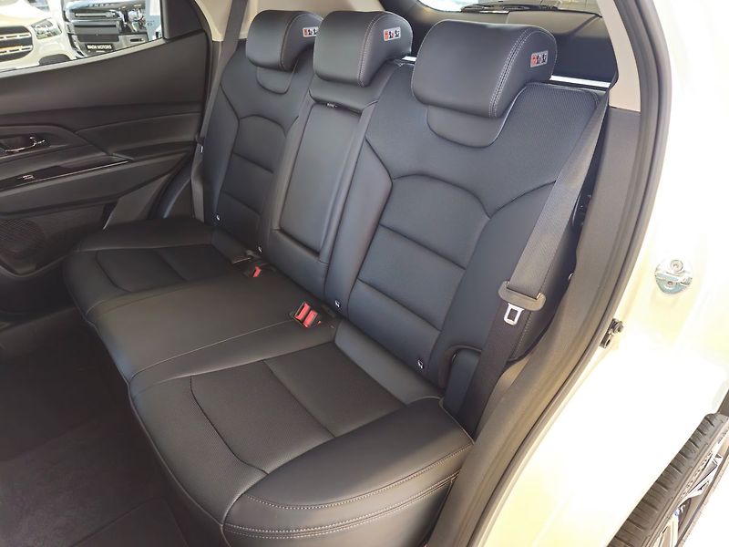 KGM Korando PREMIUM 1.5 GDI-T 72710 - fotka 13 z 14
