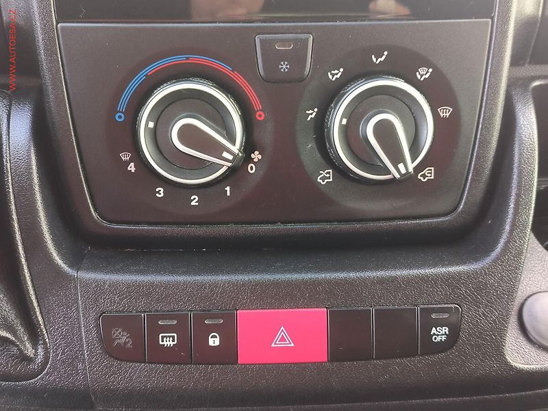 Citroën Jumper (2018) 2.0HDi L3H2 6míst, ČR, AC - fotka 13 z 17