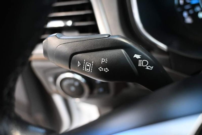 Ford Mondeo (2022) 2.0 140 KW LED SONY TITANIUM 8 - fotka 20 z 33