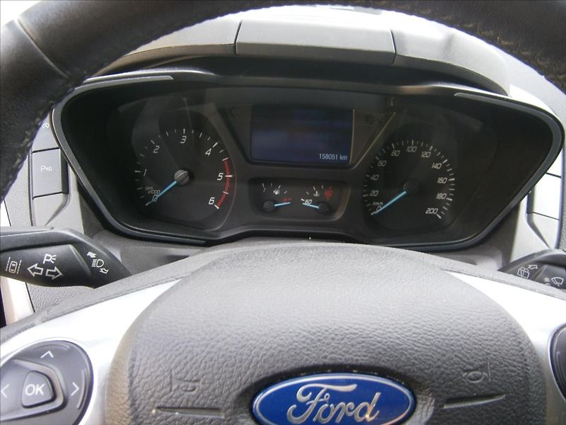 Ford Tourneo Custom 2,2 TDCI - fotka 18 z 26