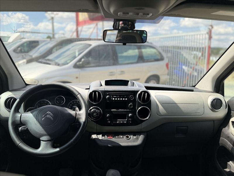 Citroën Berlingo 1,6 AUTOMAT, NOVÉ PNEU - fotka 18 z 23