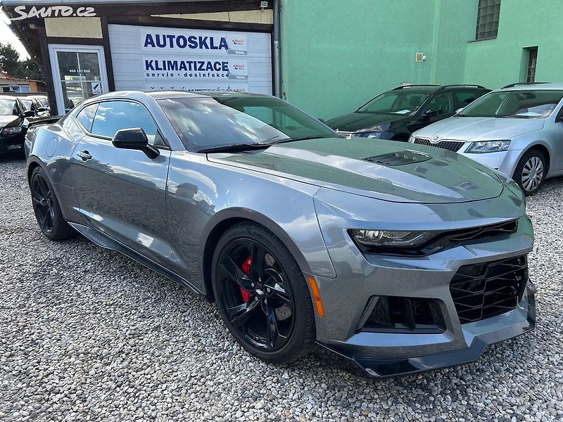 Chevrolet Camaro (2021) 6.2 V8 - fotka 4 z 28